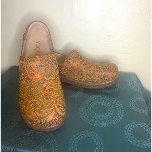 Alegria by PG Lite Size 41, which is a 10.5-11.
